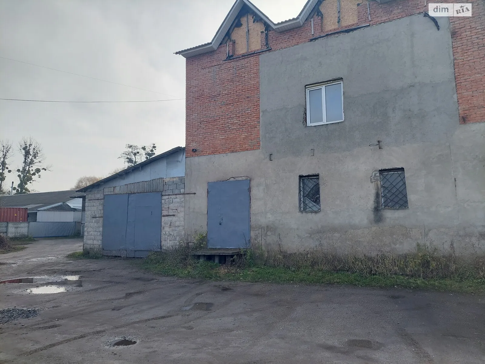 Сдается в аренду объект сферы услуг 140 кв. м в 2-этажном здании, цена: 16800 грн - фото 1