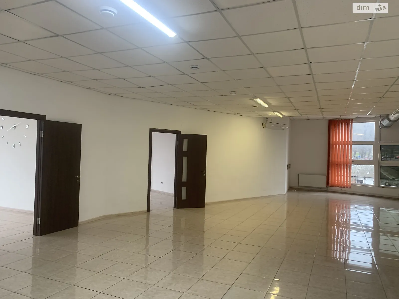 Сдается в аренду офис 225 кв. м в бизнес-центре, цена: 50000 грн - фото 1