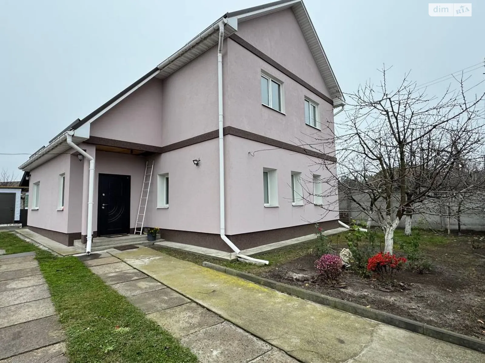 Продается дом на 2 этажа 132 кв. м с камином, цена: 90000 $ - фото 1