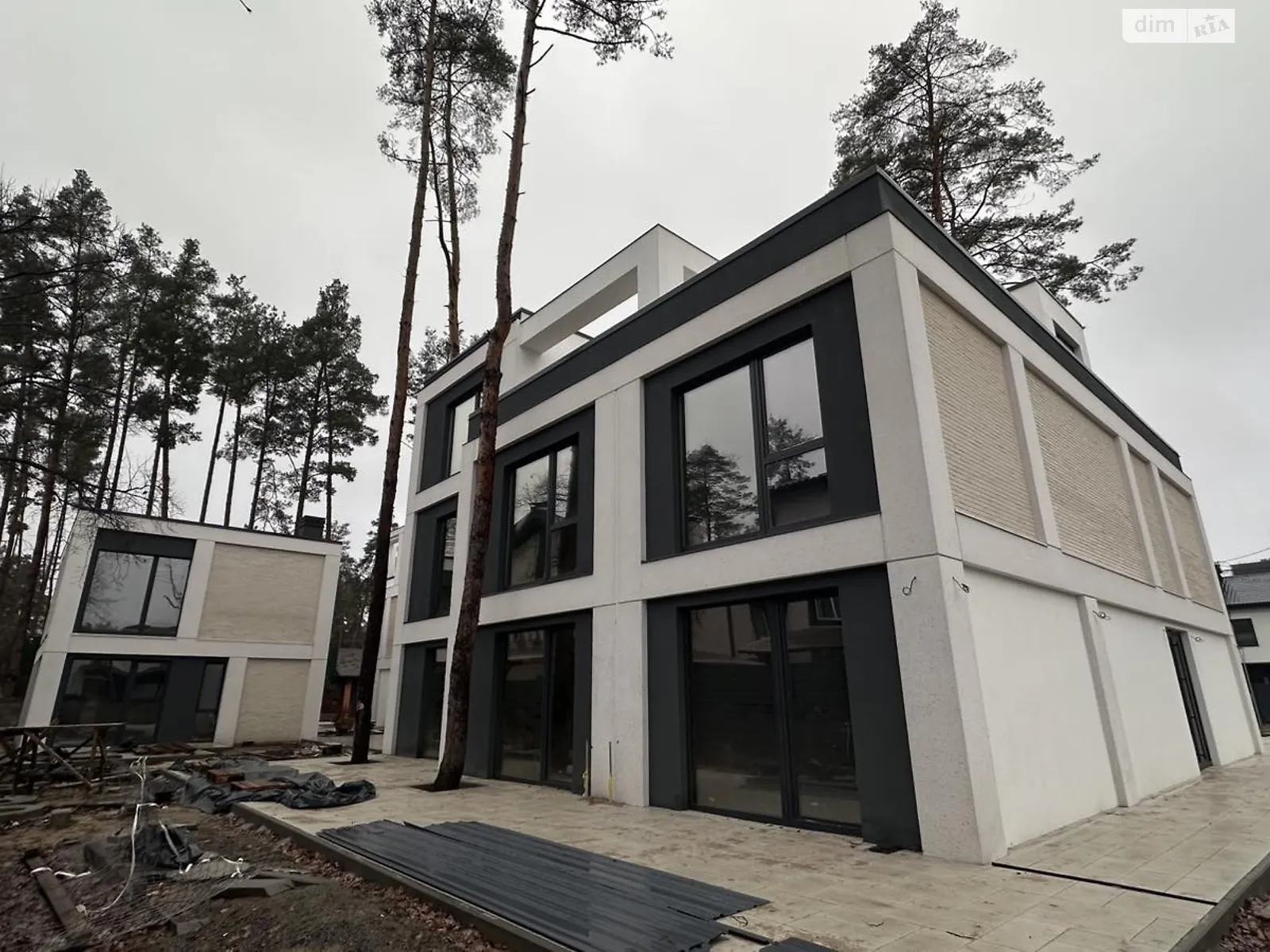 Продается дом на 2 этажа 107 кв. м с верандой, цена: 130000 $ - фото 1