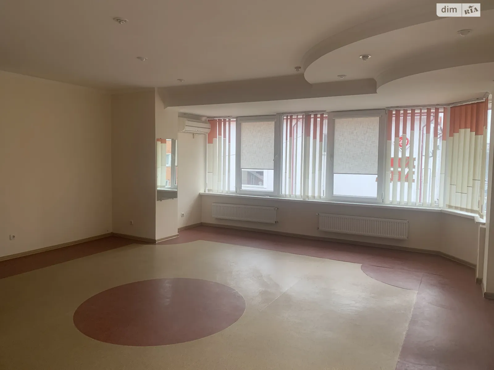 Сдается в аренду офис 87 кв. м в бизнес-центре, цена: 22000 грн - фото 1