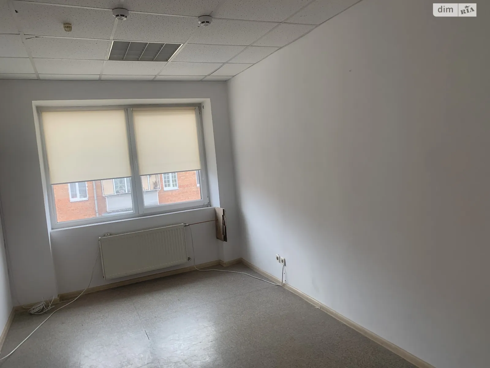 Сдается в аренду офис 12 кв. м в бизнес-центре, цена: 4000 грн - фото 1