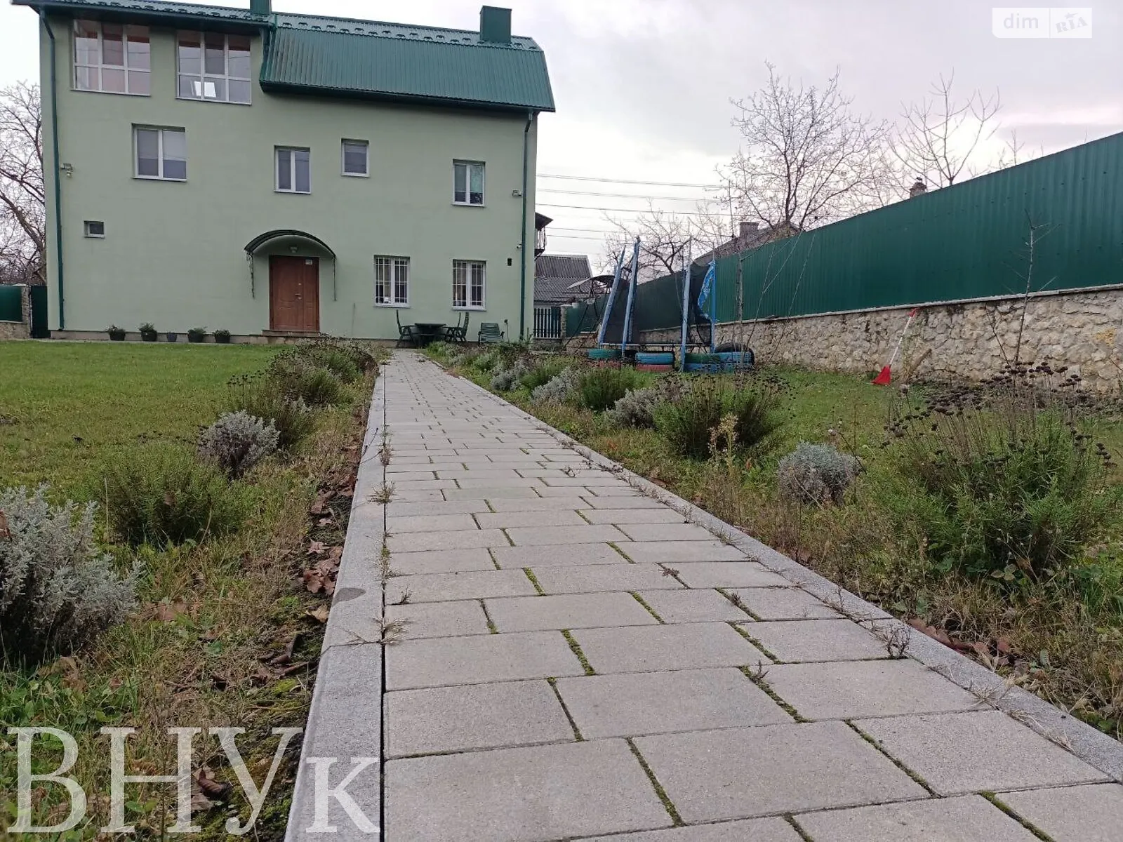 Продается дом на 2 этажа 180 кв. м с садом, цена: 200000 $ - фото 1