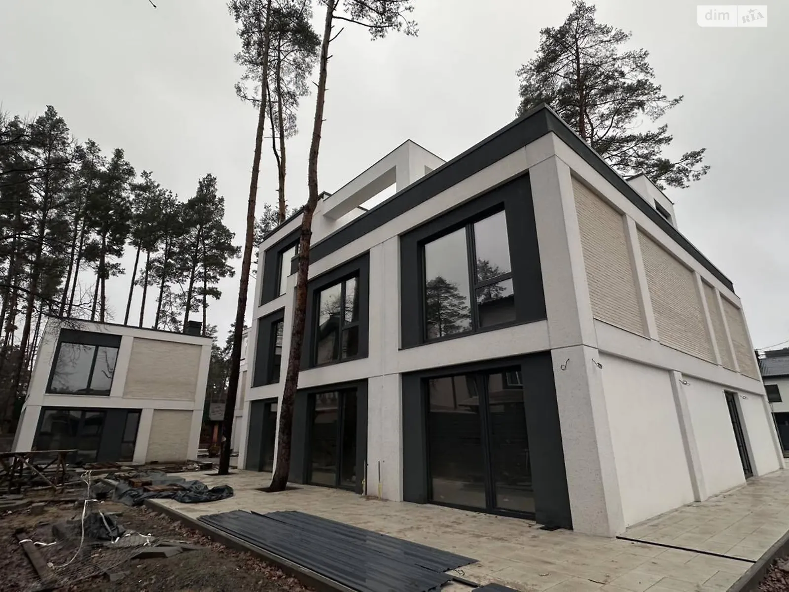 Продается дом на 2 этажа 100 кв. м с балконом, цена: 130000 $ - фото 1