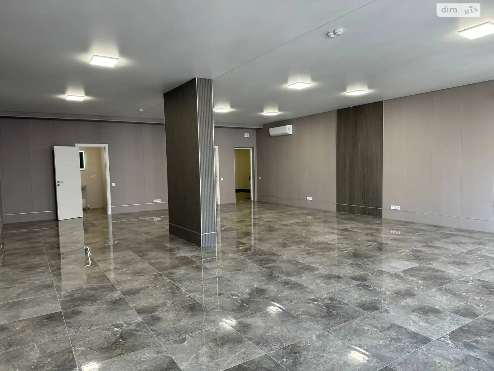 Сдается в аренду офис 106 кв. м в бизнес-центре, цена: 40280 грн - фото 1