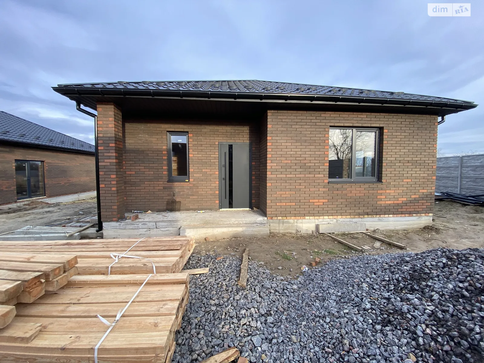 Продається одноповерховий будинок 75 кв. м з бесідкою, цена: 75000 $ - фото 1