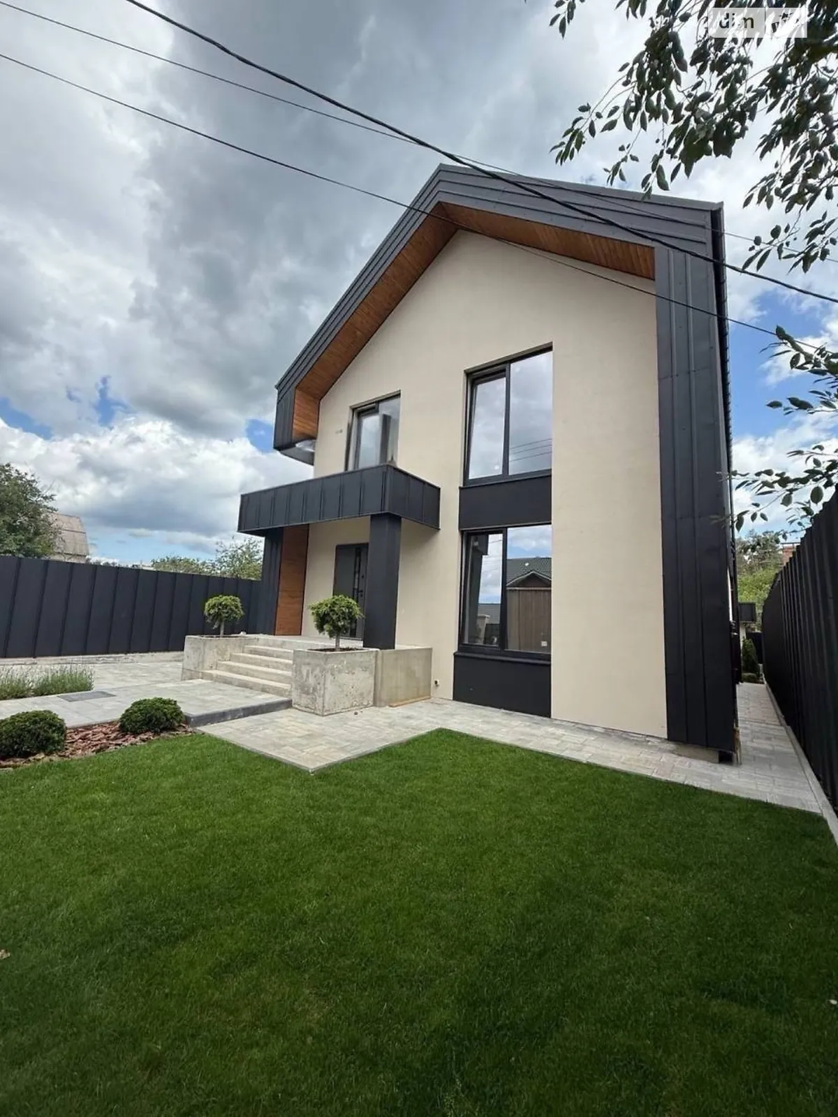 Продается дом на 2 этажа 156 кв. м с баней/сауной, цена: 205000 $ - фото 1