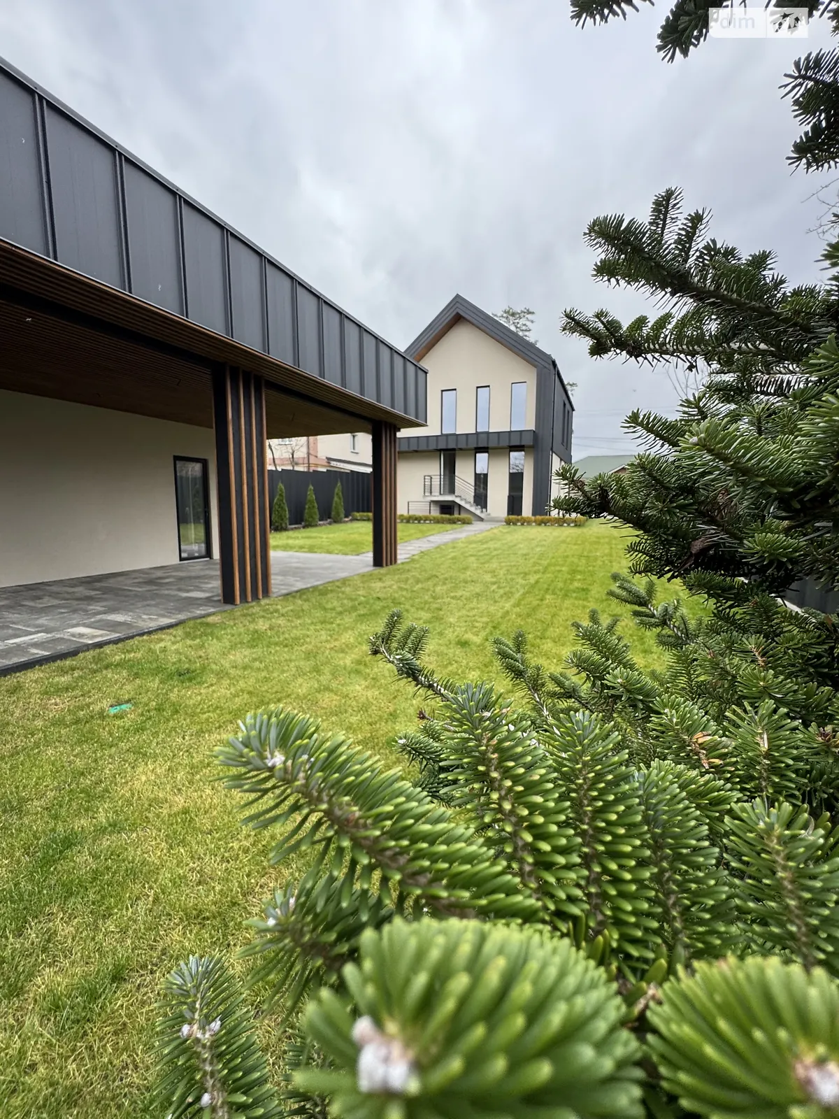 Продается дом на 2 этажа 212 кв. м с террасой, цена: 205000 $ - фото 1