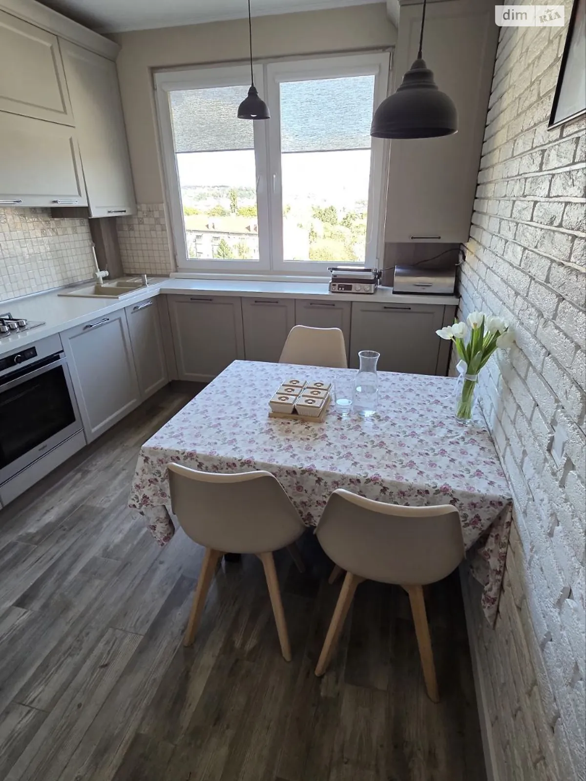 просп. Свободы, 50 Станцийный Ужгород - фото 1