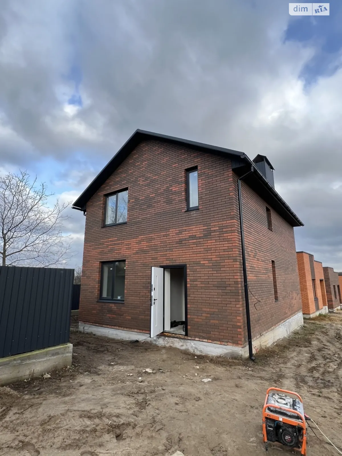 Продается дом на 2 этажа 107 кв. м с мансардой, цена: 88000 $ - фото 1