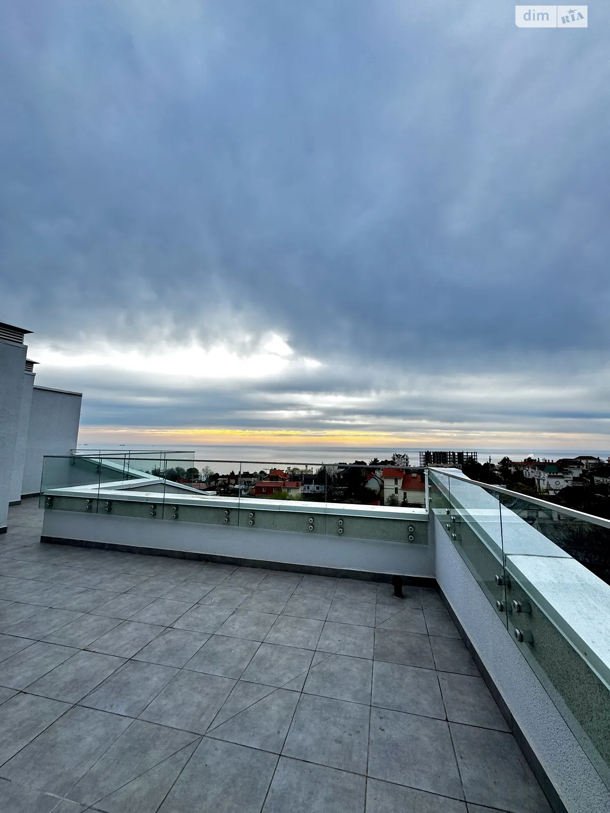 Сдается в аренду 2-комнатная квартира 95.7 кв. м в Одессе, ул. Валерия Самофалова, 20 - фото 1