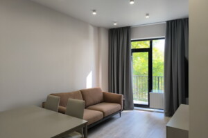 Продаж квартири, Одеса, р‑н. Середній Фонтан, Чубаївська вулиця, буд. 1