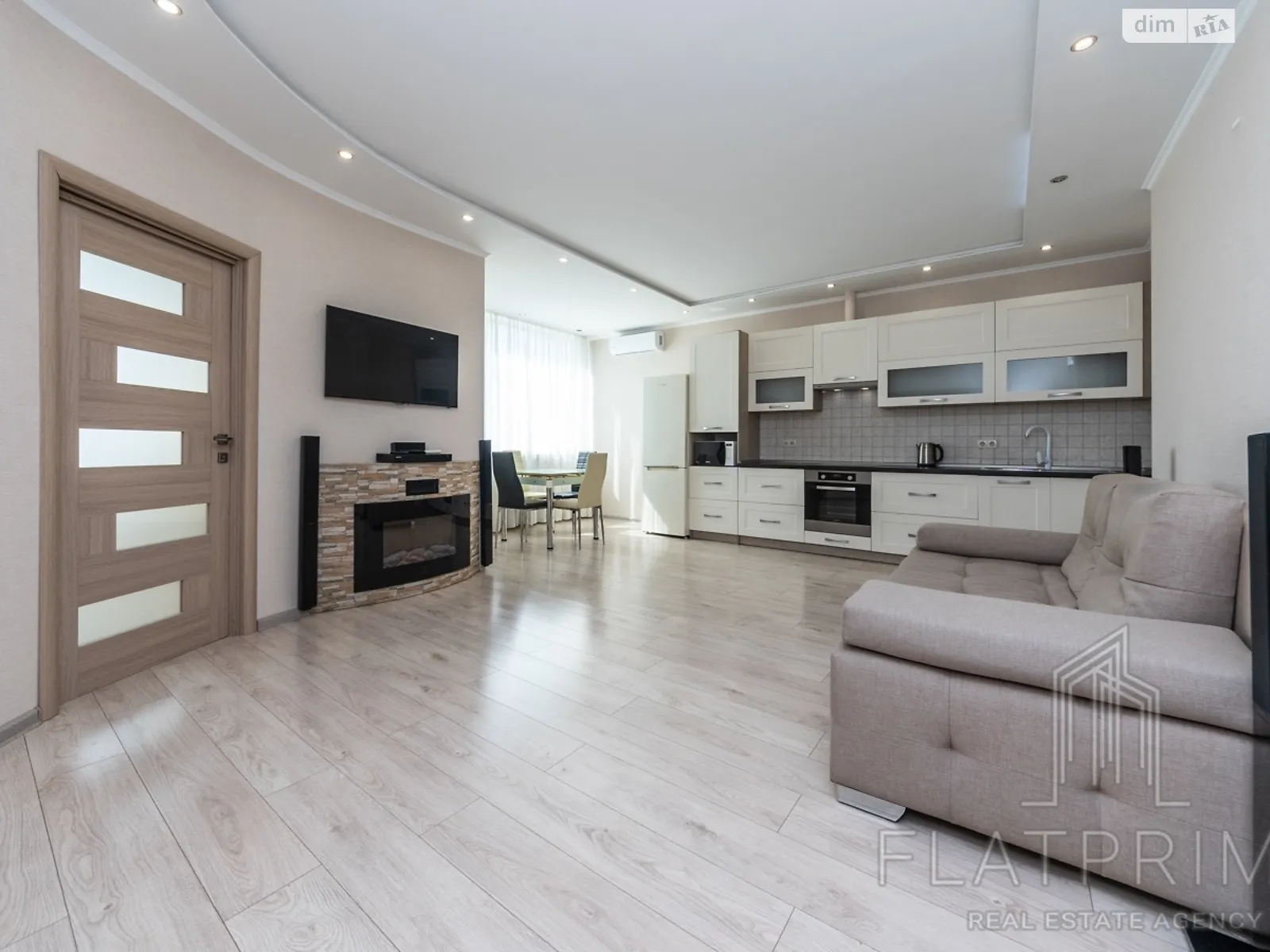 Продается 1-комнатная квартира 62.7 кв. м в Киеве, просп. Воскресенский(Перова), 10А - фото 1