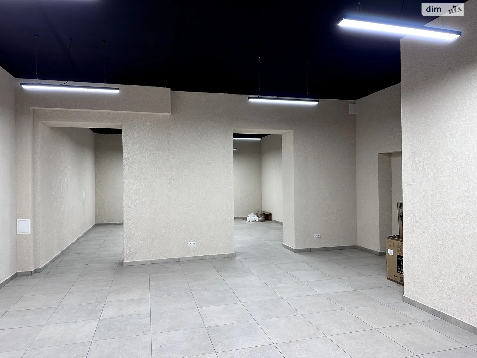Сдается в аренду помещения свободного назначения 114 кв. м в 10-этажном здании, цена: 25000 грн - фото 1