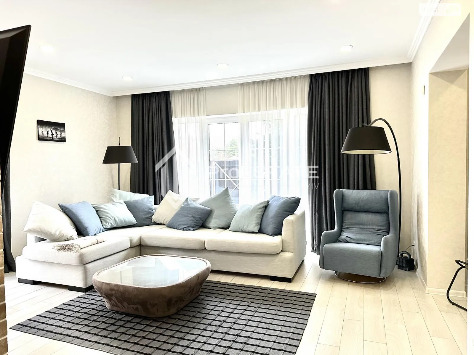 Продается дом на 2 этажа 192 кв. м с подвалом, цена: 265000 $ - фото 1