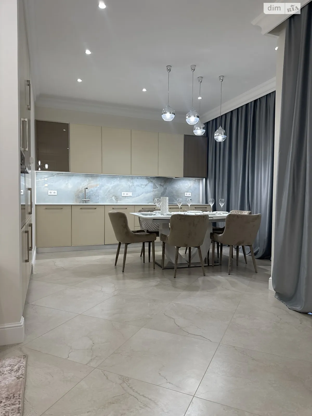 Продається 3-кімнатна квартира 115 кв. м у Києві, вул. Андрія Верхогляда(Драгомирова), 15Б - фото 1