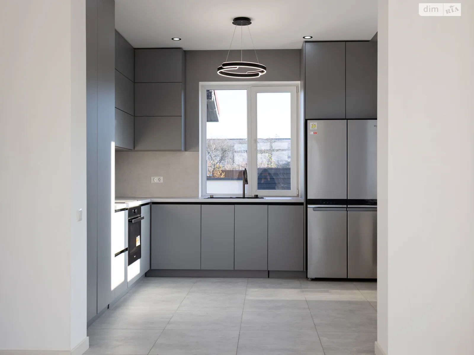 Продается дом на 2 этажа 216 кв. м с участком, цена: 228000 $ - фото 1