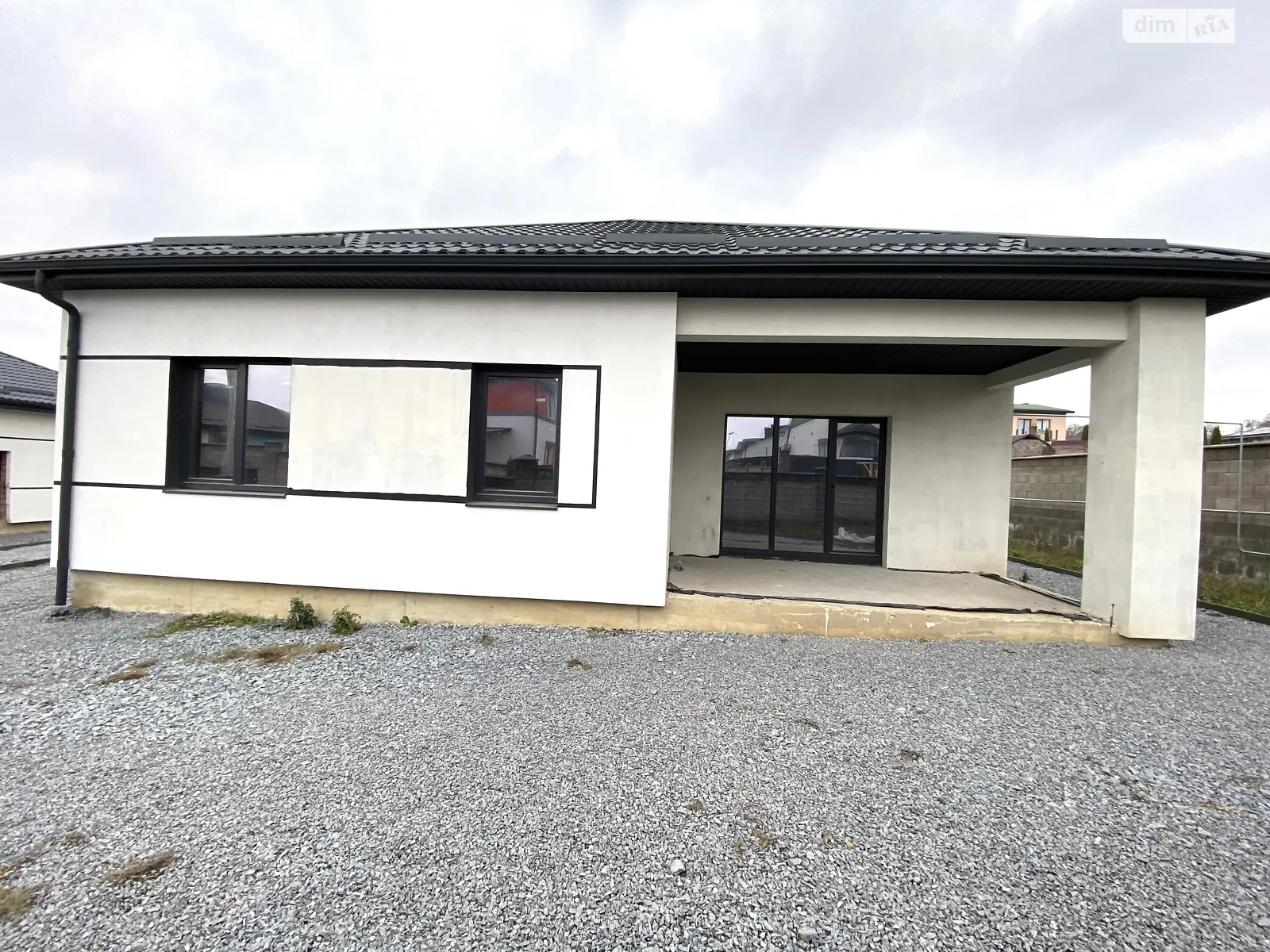 Продается одноэтажный дом 110 кв. м с гаражом, цена: 90000 $ - фото 1