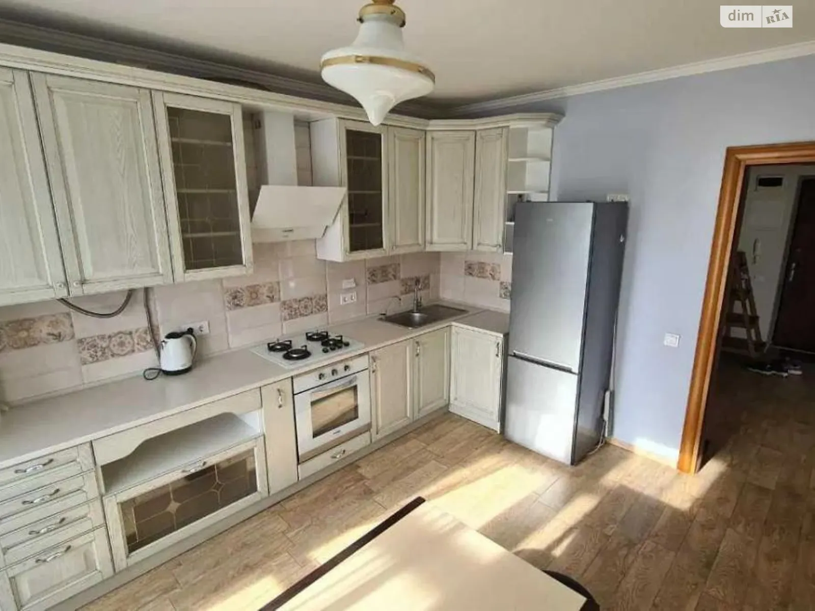 Сдается в аренду 1-комнатная квартира 46 кв. м в Львове, ул. Жасминовая - фото 1