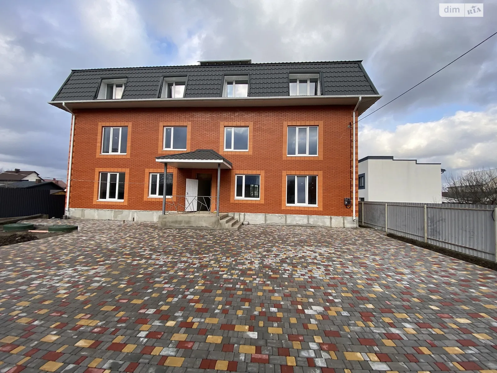 Продається 2-кімнатна квартира 59.5 кв. м у Вінницьких Хуторах, вул. Першотравнева, 8 - фото 1