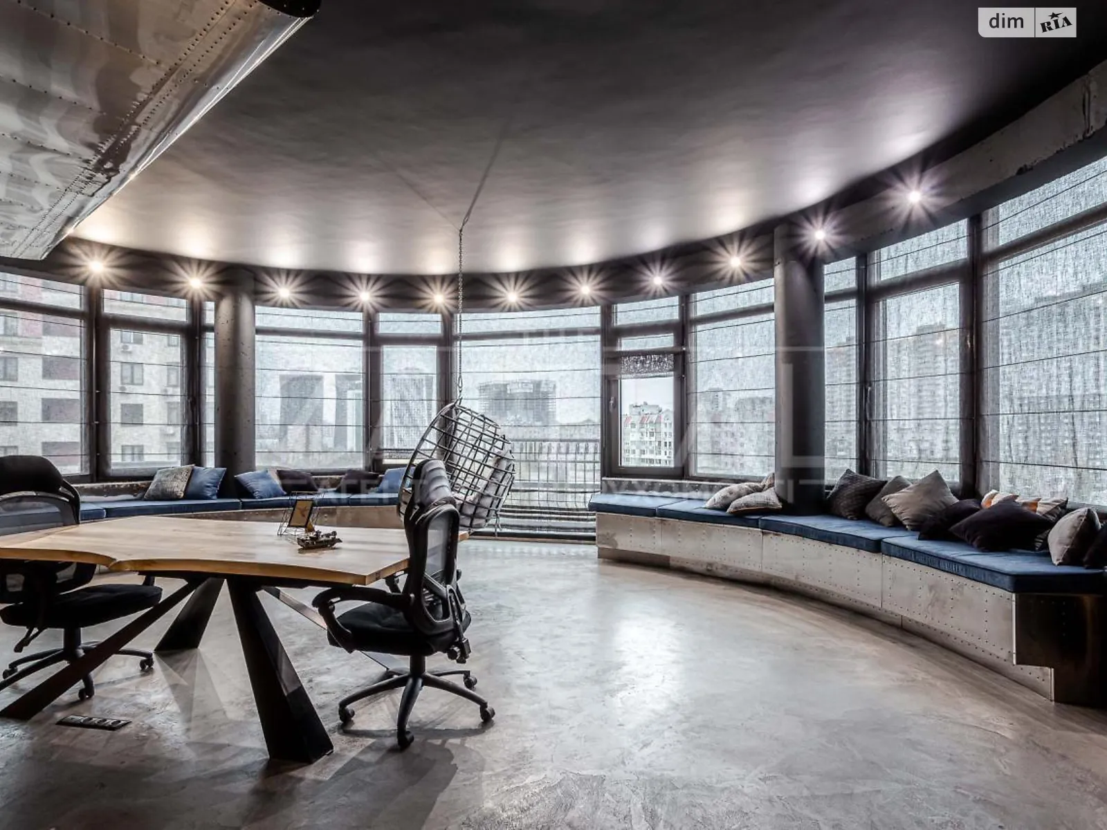 Сдается в аренду офис 90 кв. м в бизнес-центре, цена: 2100 $ - фото 1