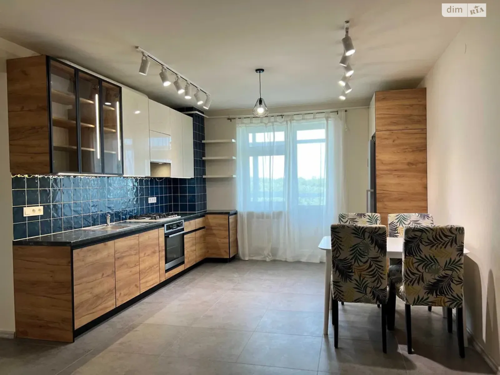 Продается 2-комнатная квартира 74 кв. м в Львове, ул. Жасминовая, 9 - фото 1