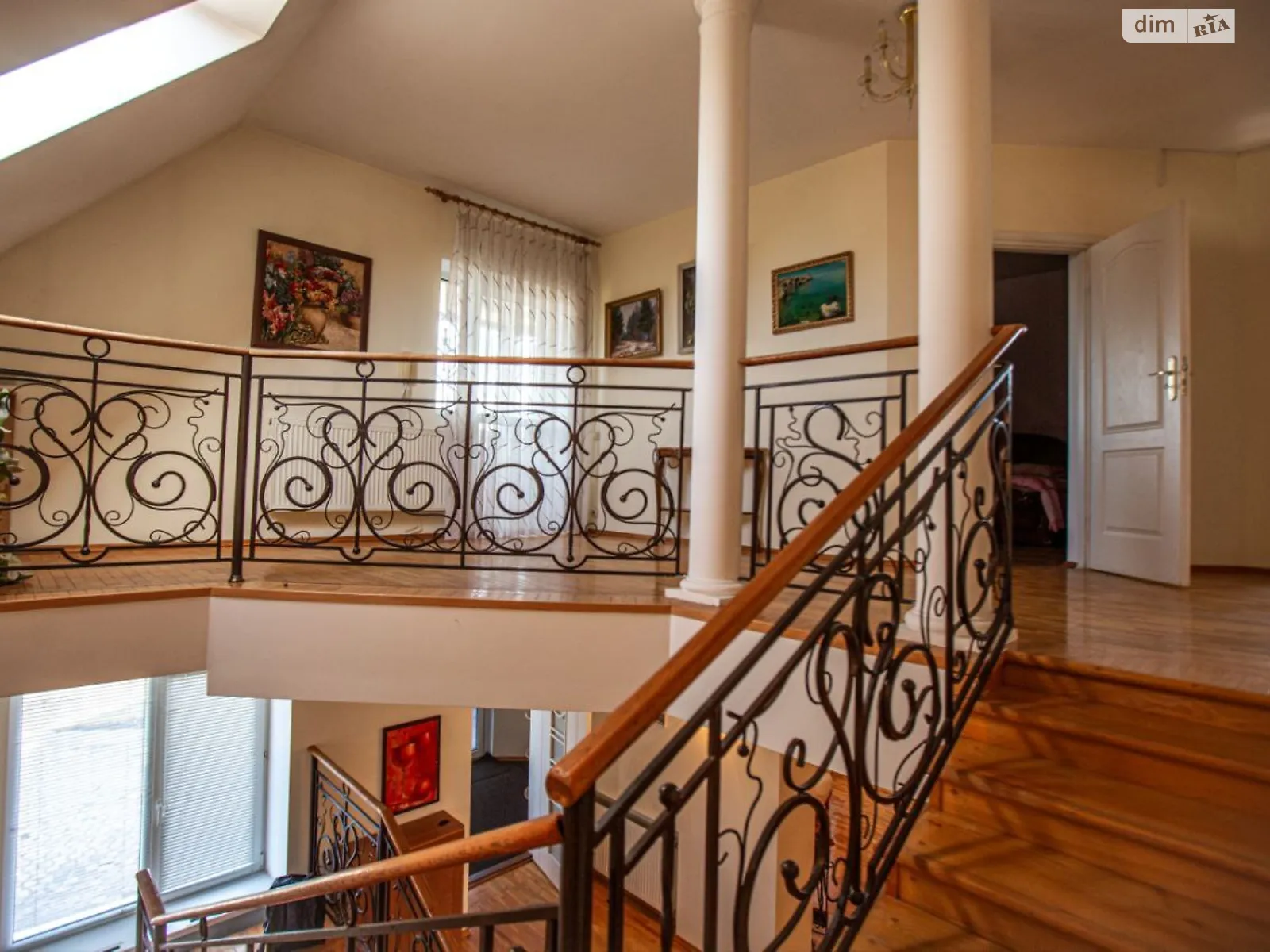 Продается дом на 2 этажа 278 кв. м с мансардой, цена: 295000 $ - фото 1