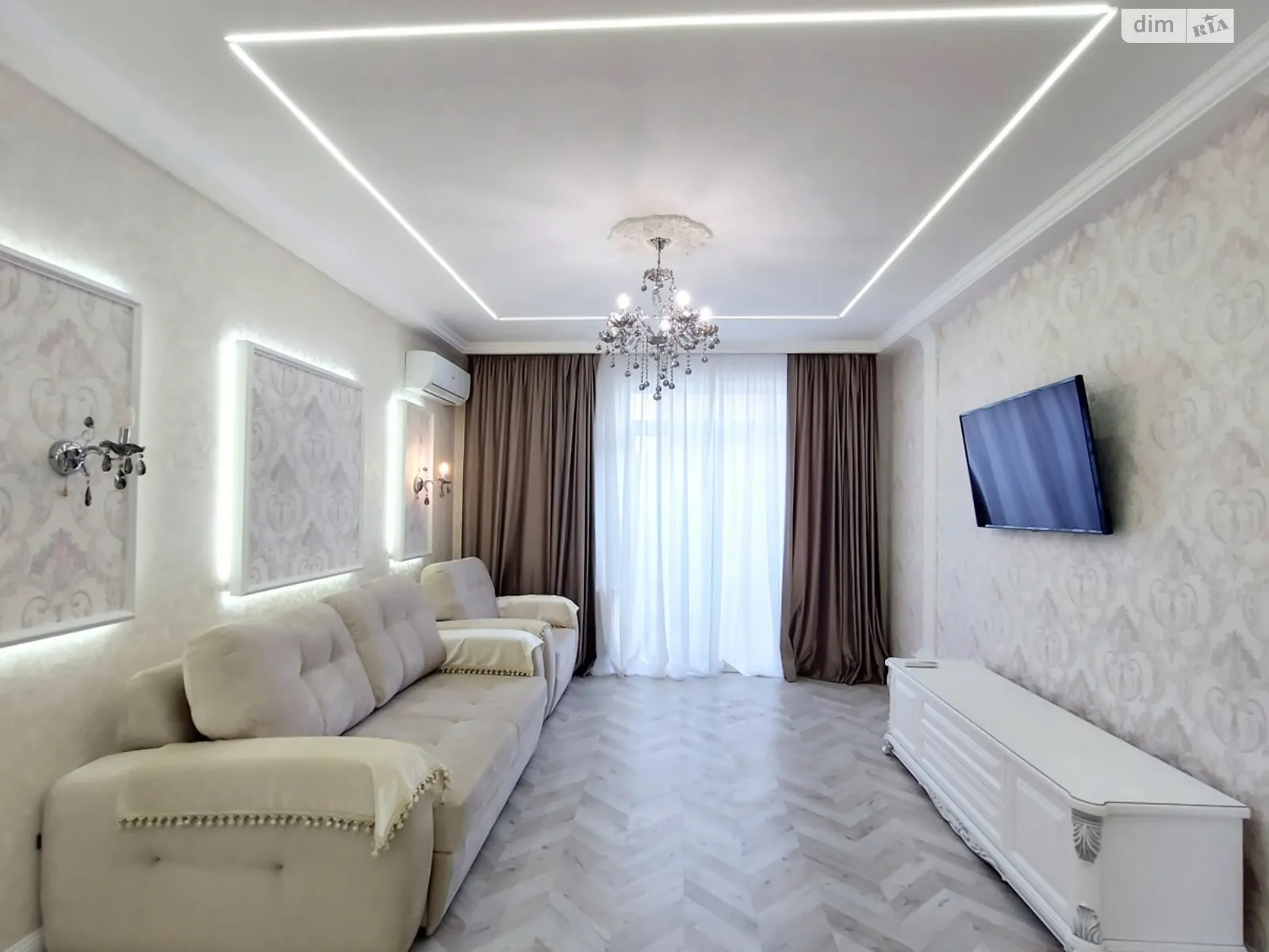 Продается 1-комнатная квартира 39 кв. м в Киеве, ул. Михаила Максимовича, 26 - фото 1