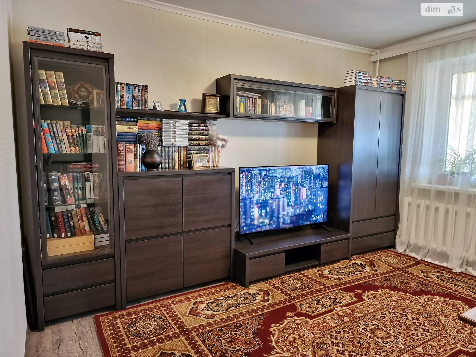 Продается 3-комнатная квартира 68 кв. м в Черновцах, ул. Главная, 281 - фото 1