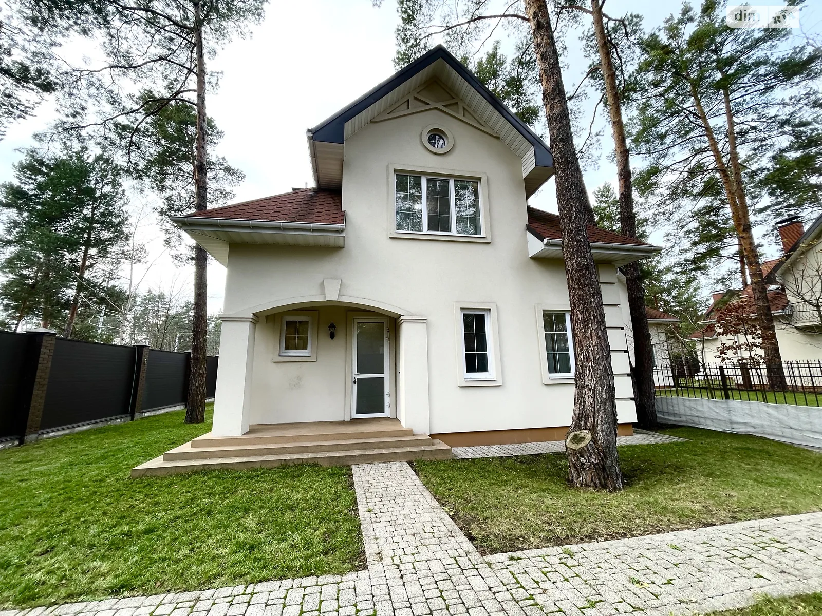 Сдается в аренду дом на 2 этажа 160 кв. м с подвалом, цена: 2100 $ - фото 1