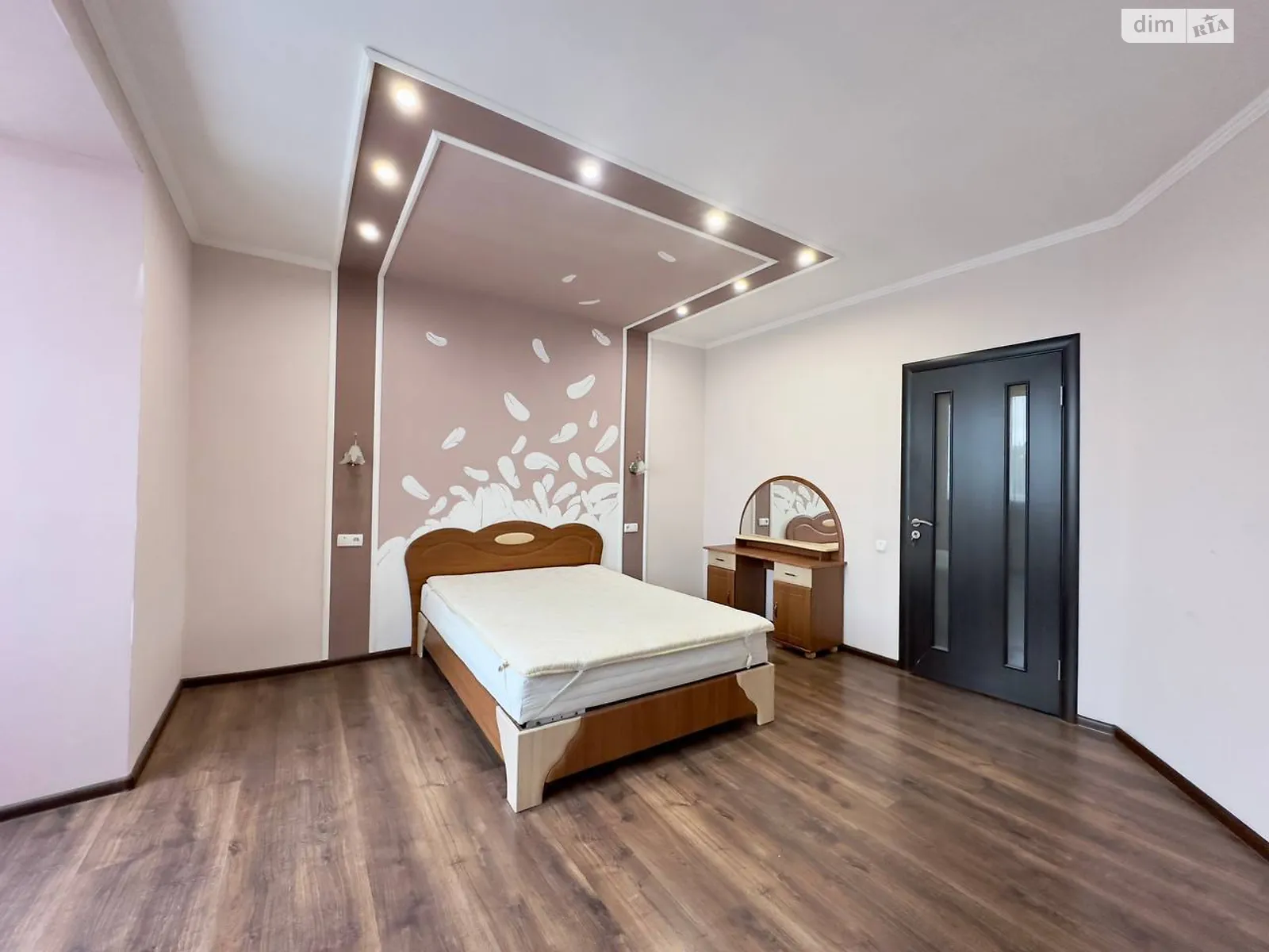 Продается 2-комнатная квартира 68.5 кв. м в Ивано-Франковске, цена: 83000 $ - фото 1