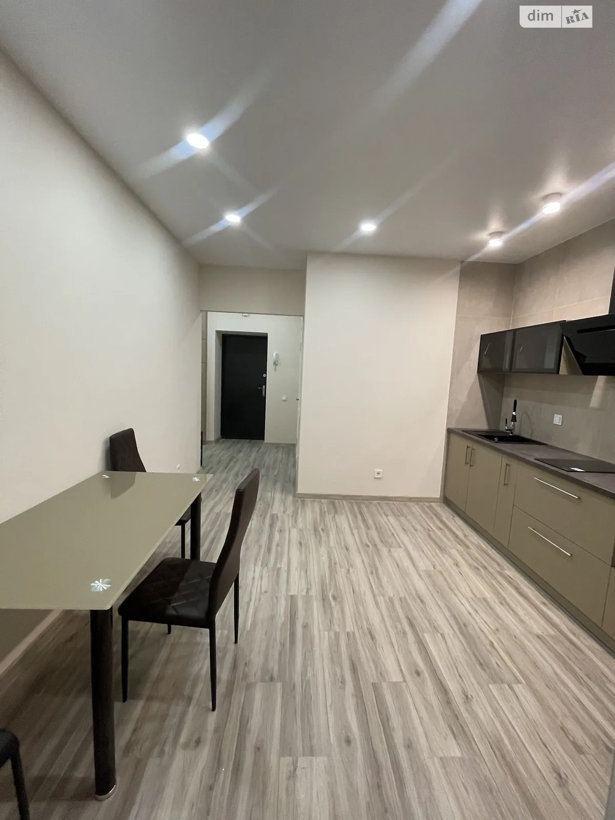 Сдается в аренду 1-комнатная квартира 56 кв. м в Виннице, ул. Александровская, 3 - фото 1