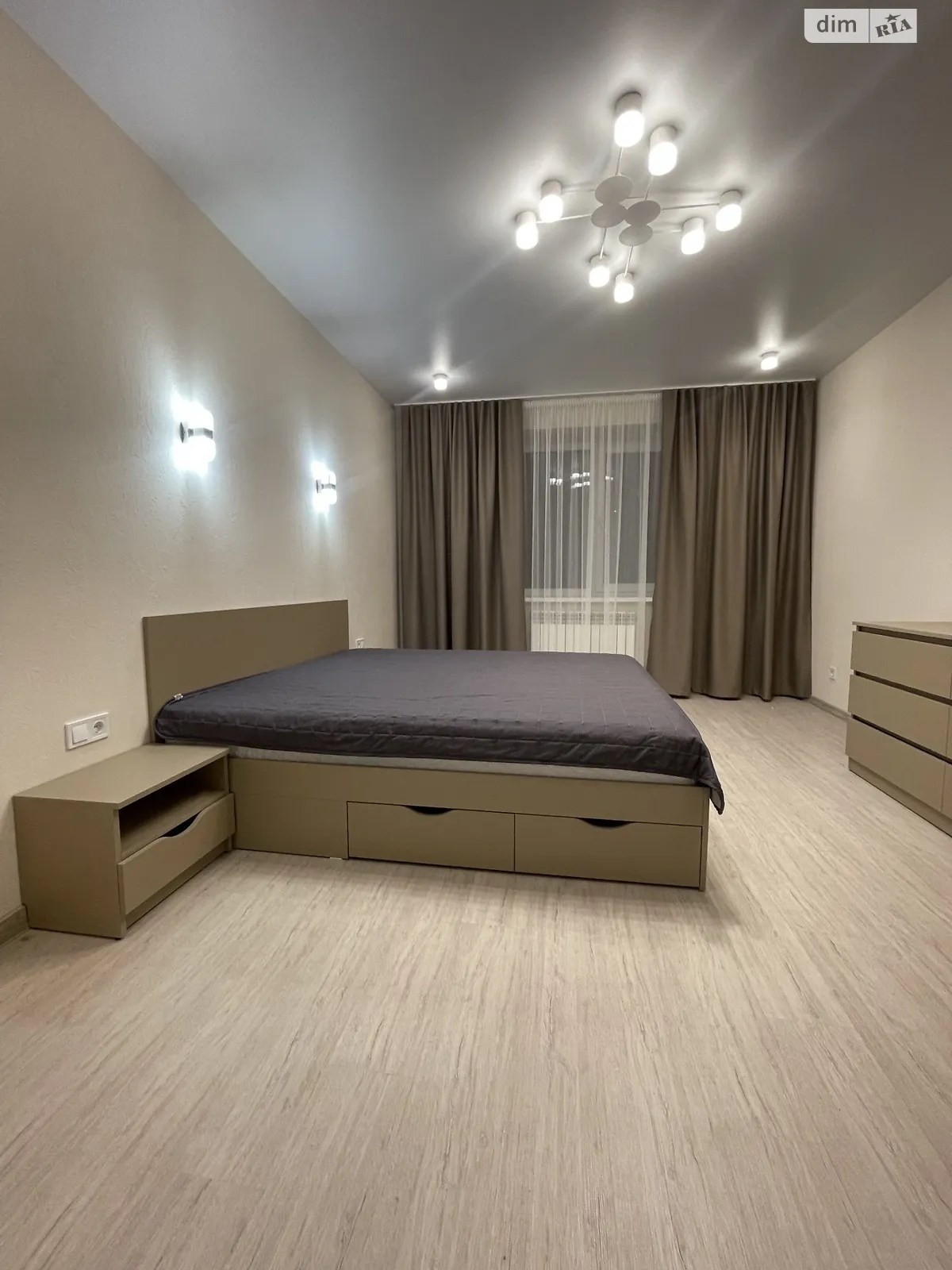 Сдается в аренду 1-комнатная квартира 56 кв. м в Виннице, ул. Александровская, 3 - фото 1