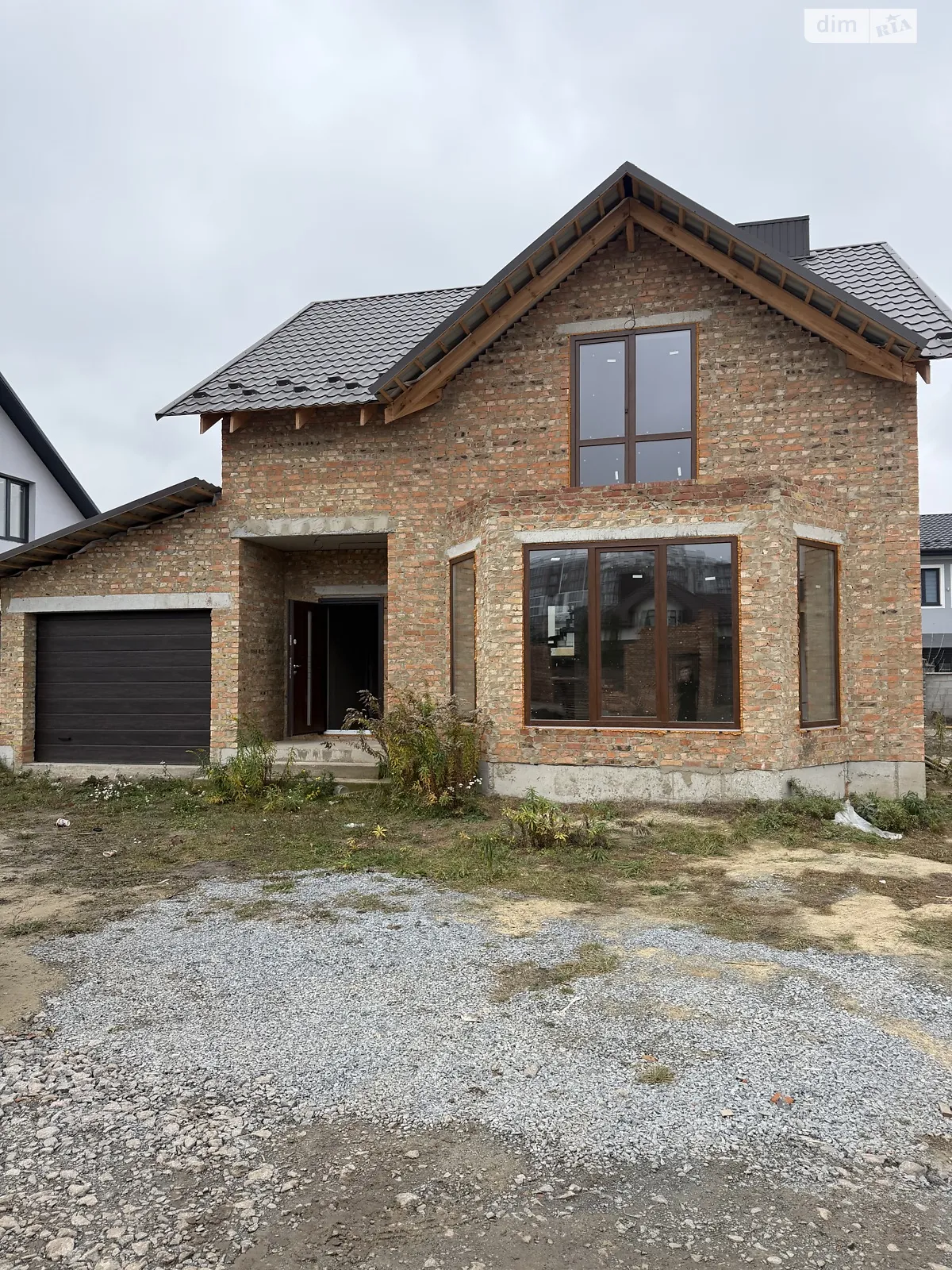 Продается дом на 2 этажа 160 кв. м с садом, цена: 91000 $ - фото 1