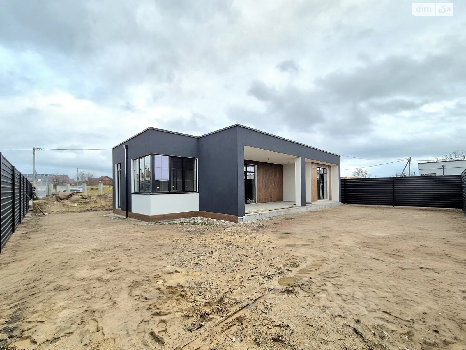 Продается одноэтажный дом 115 кв. м с участком, цена: 133000 $ - фото 1