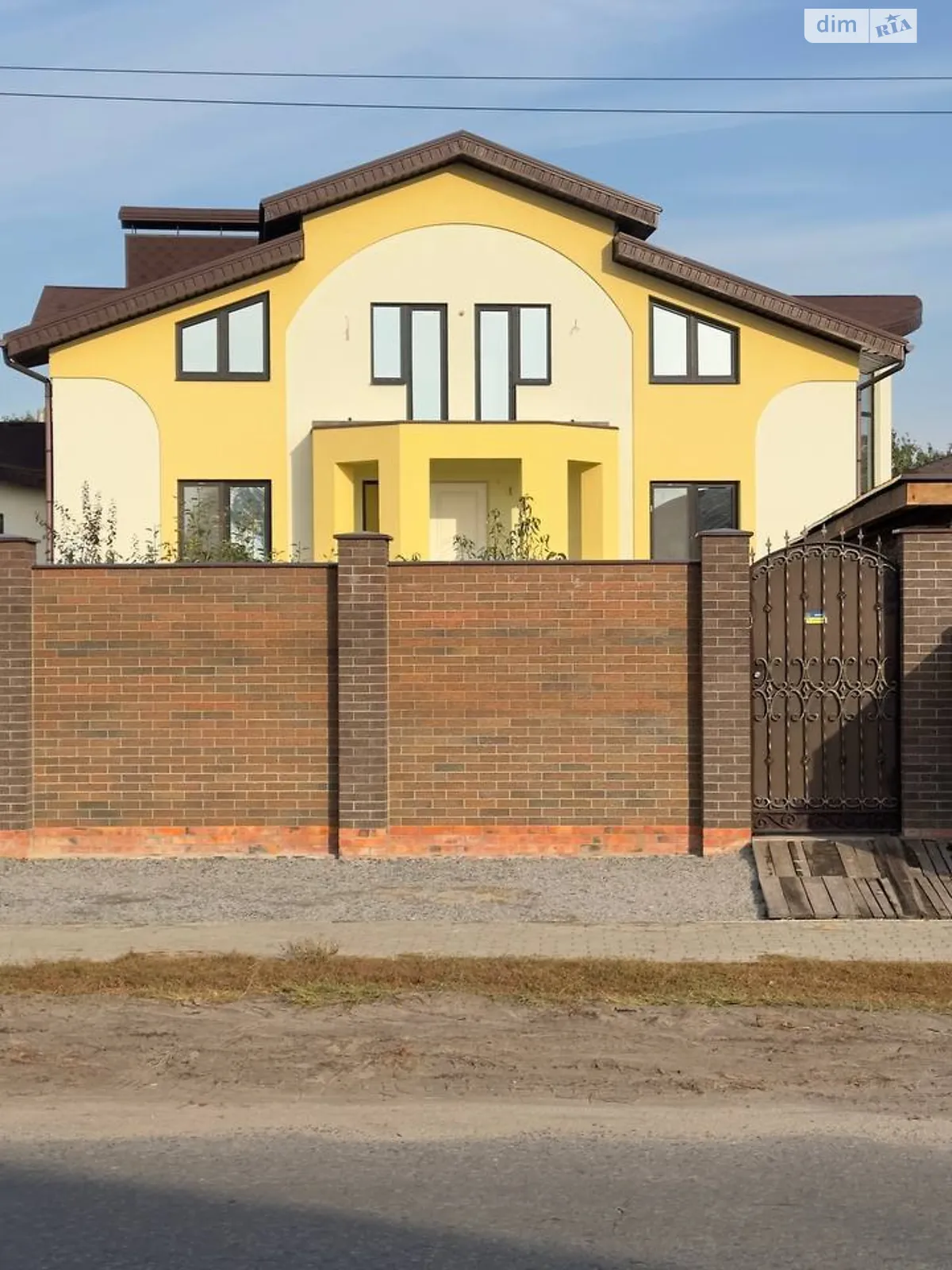 Продается дом на 2 этажа 271 кв. м с садом, цена: 155000 $ - фото 1