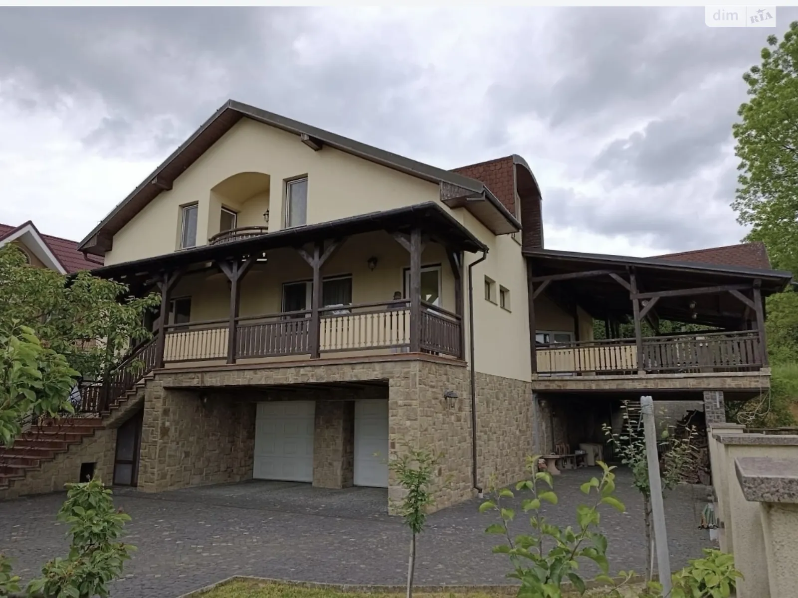 Продается дом на 2 этажа 240 кв. м с бассейном, цена: 350000 $ - фото 1