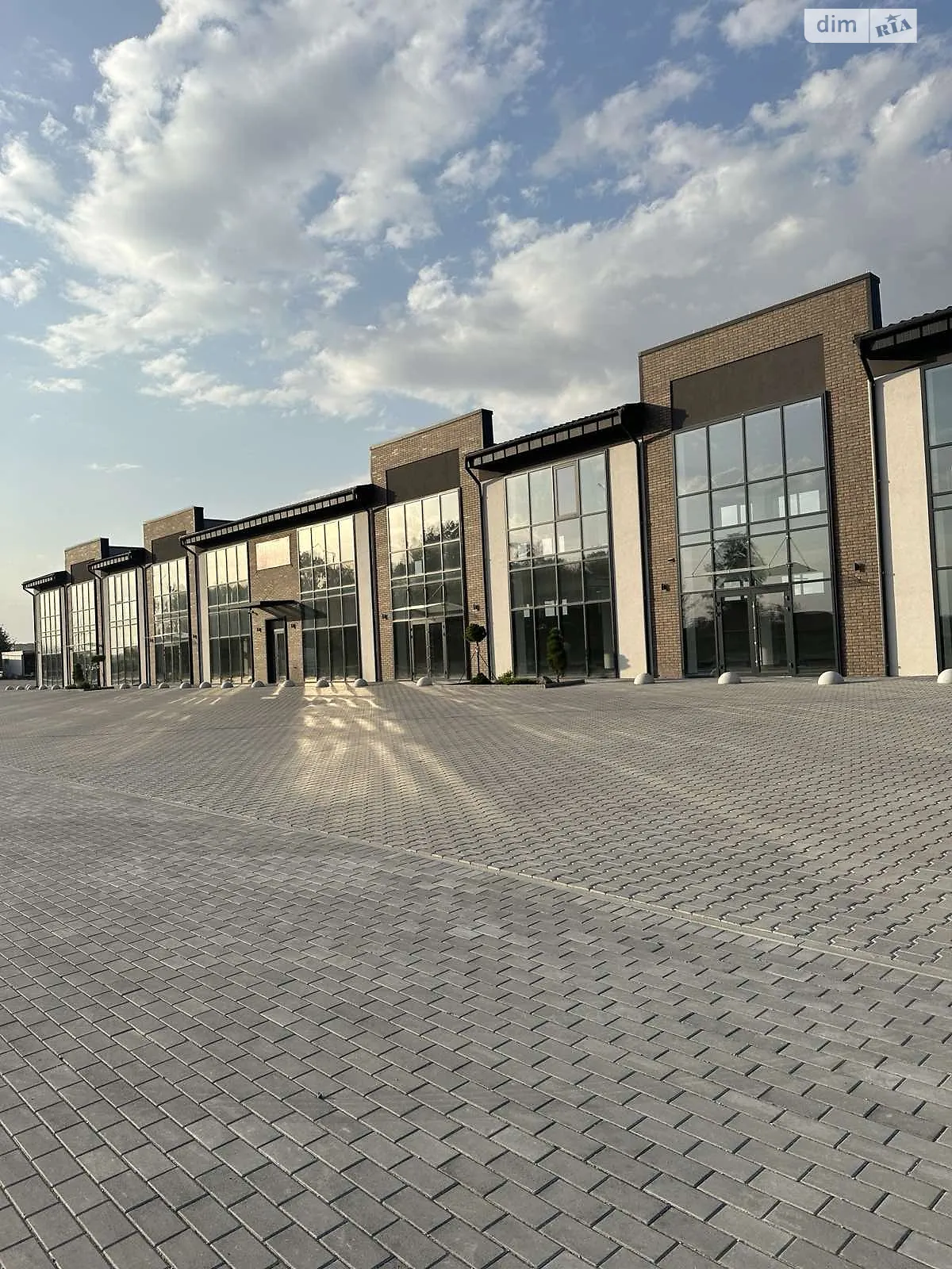 Сдается в аренду помещения свободного назначения 350 кв. м в 2-этажном здании, цена: 80500 грн - фото 1