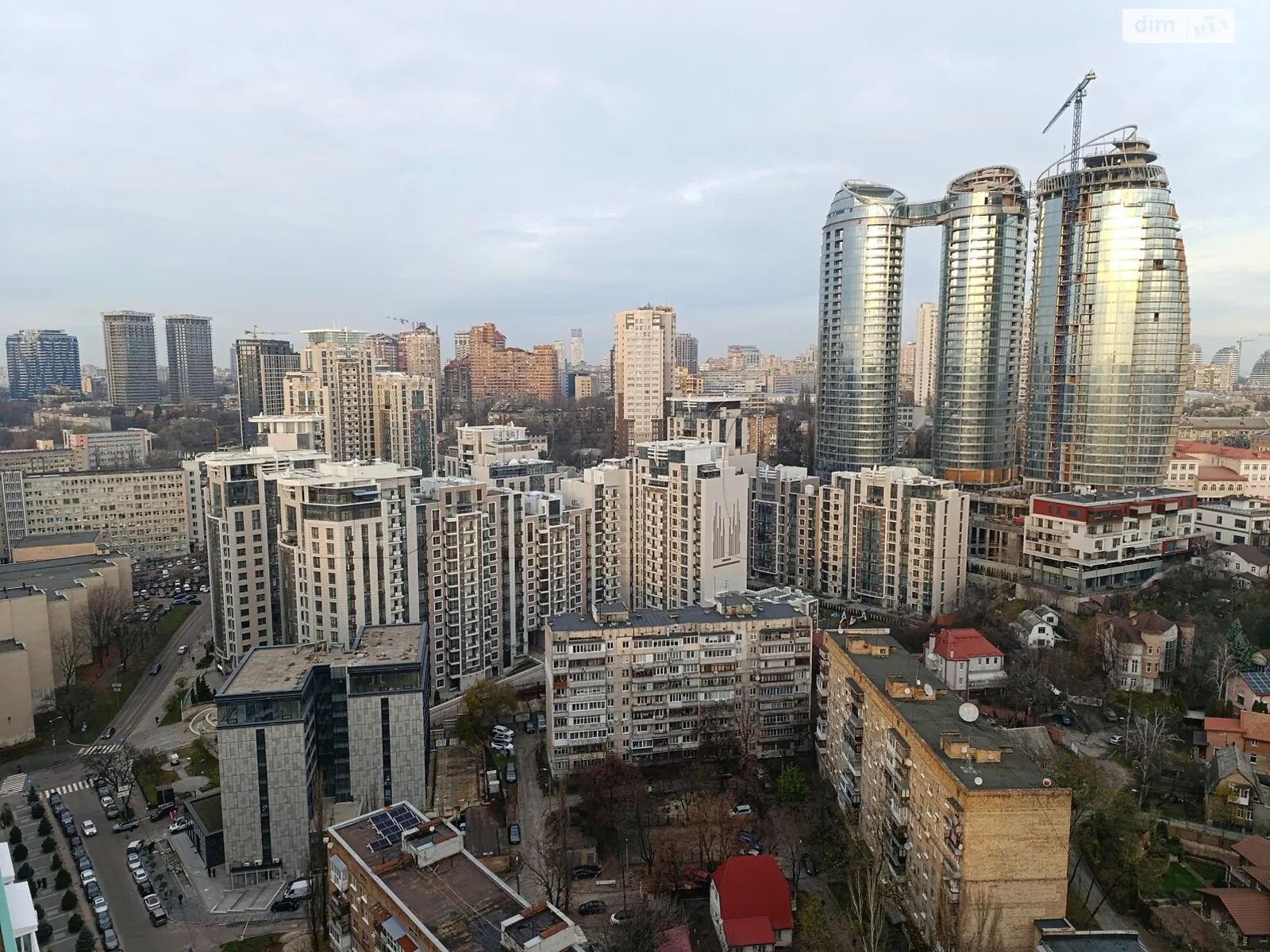 Продается 1-комнатная квартира 57.6 кв. м в Киеве, ул. Саперное Поле, 14/55 - фото 1