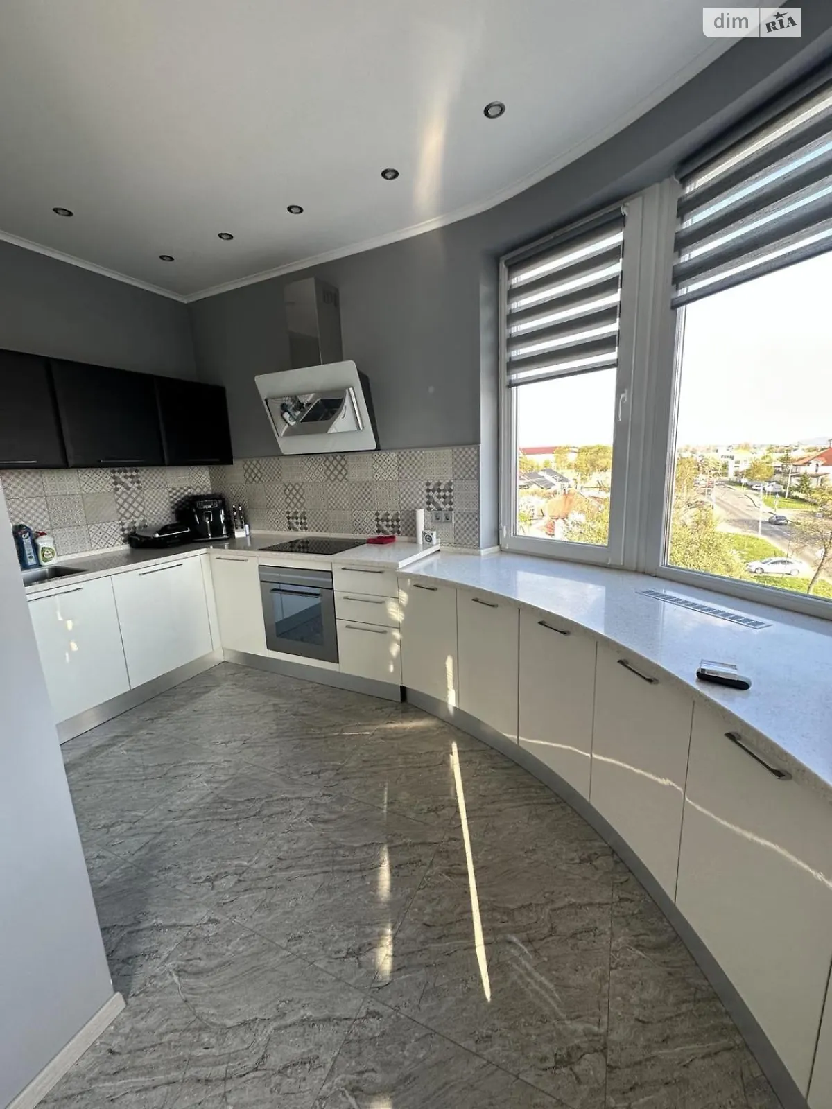 Продається 2-кімнатна квартира 97.7 кв. м у Ужгороді, вул. Ігоря Сікорського(Можайського), 16А - фото 1