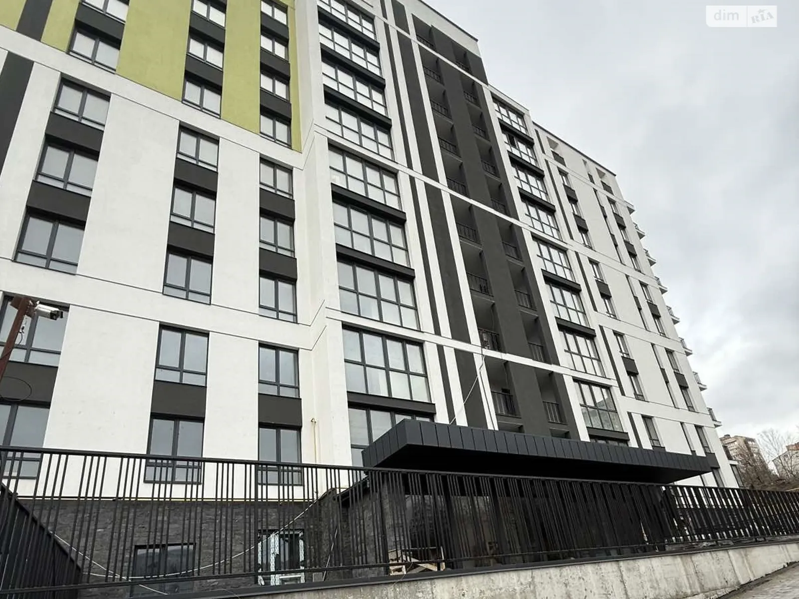 Продается 3-комнатная квартира 75 кв. м в Хмельницком, ул. Степана Бандеры, 36 - фото 1