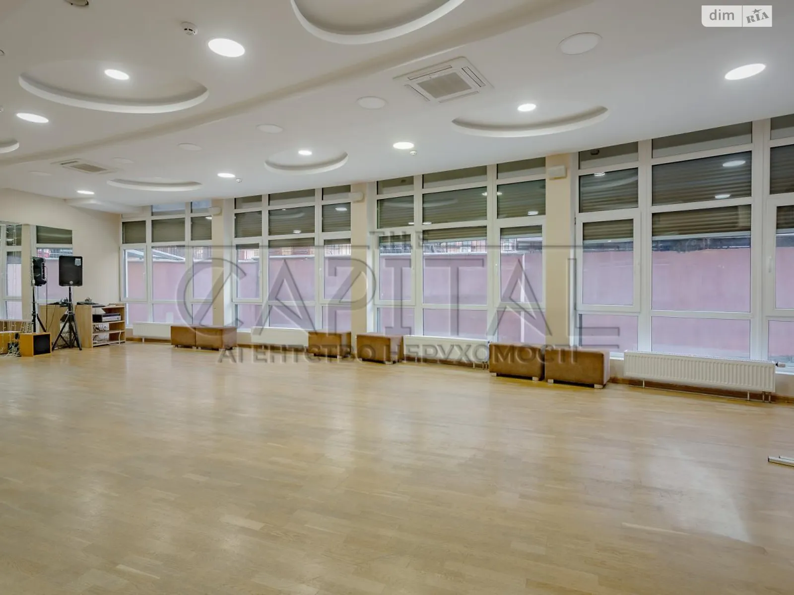 Продается офис 258 кв. м в бизнес-центре, цена: 540000 $ - фото 1