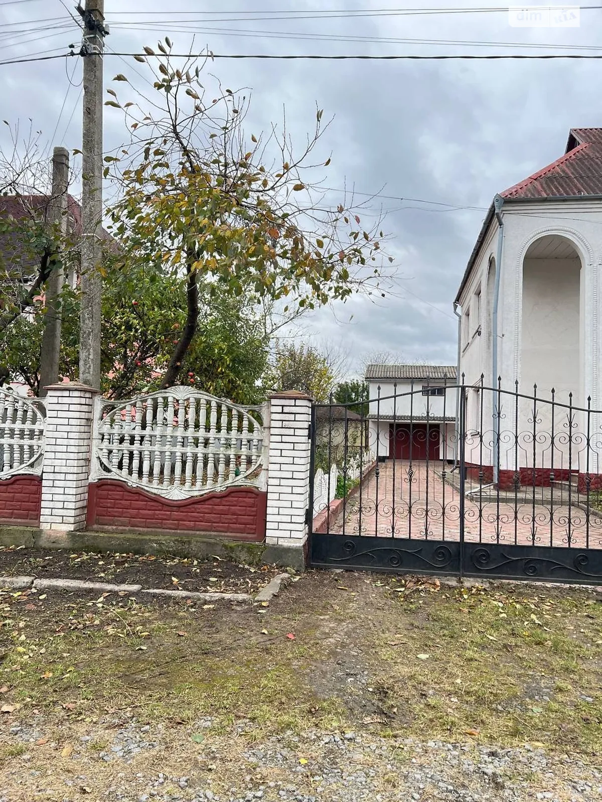 Продается дом на 2 этажа 162 кв. м с камином, цена: 85000 $ - фото 1