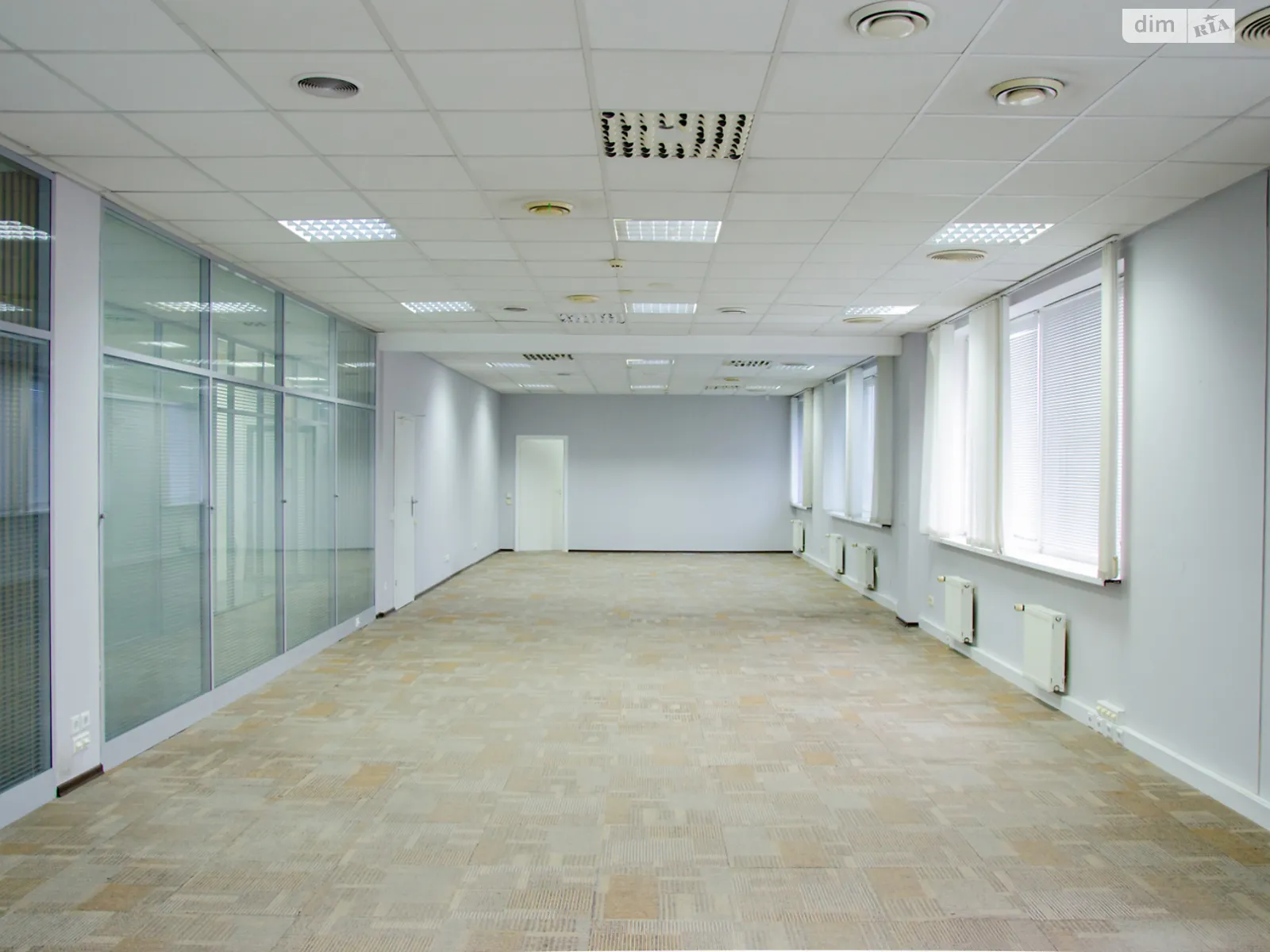 Сдается в аренду офис 985.67 кв. м в бизнес-центре, цена: 8871 $ - фото 1