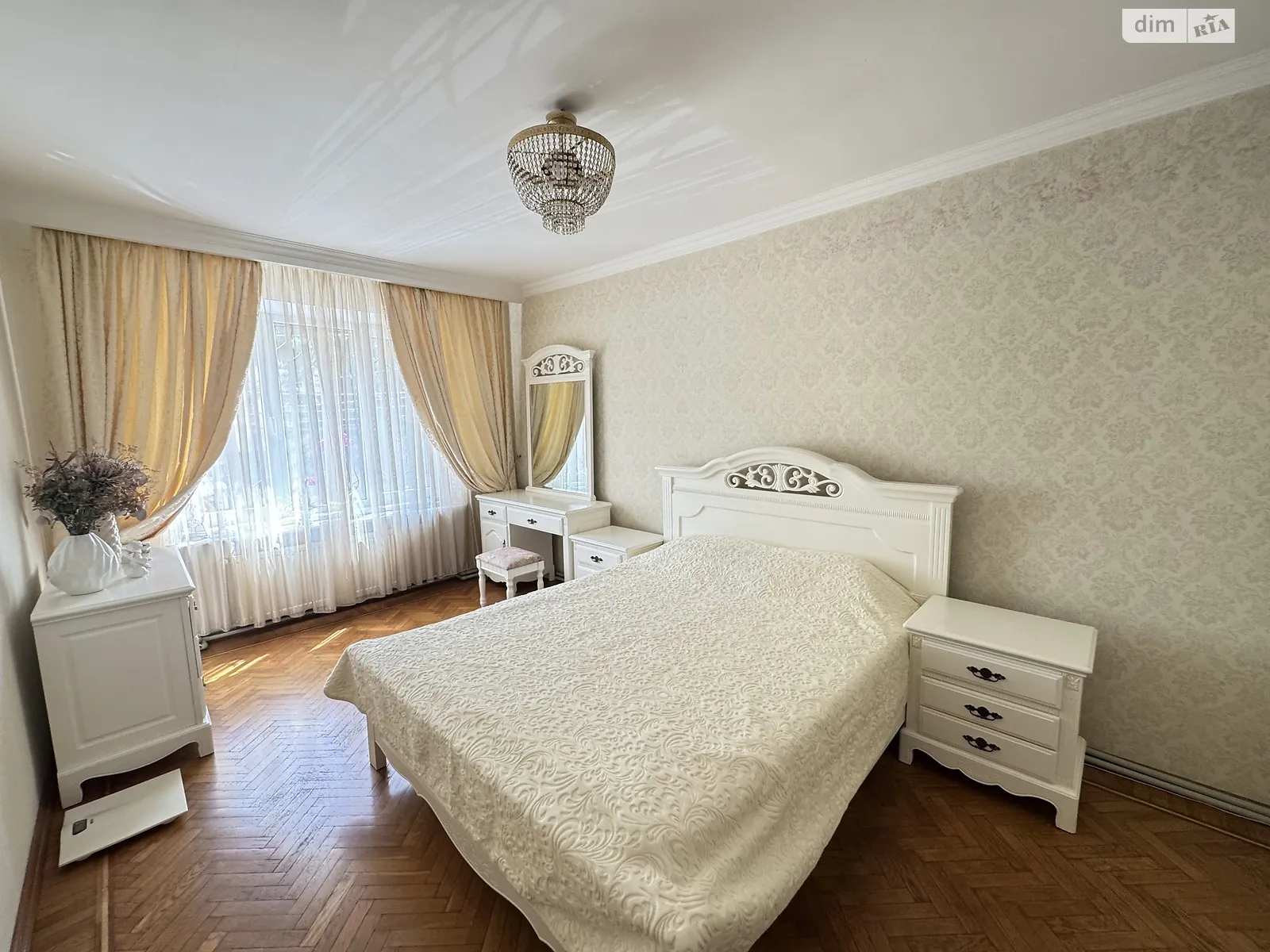 Продается 4-комнатная квартира 100.2 кв. м в Одессе, ул. Большая Арнаутская - фото 1