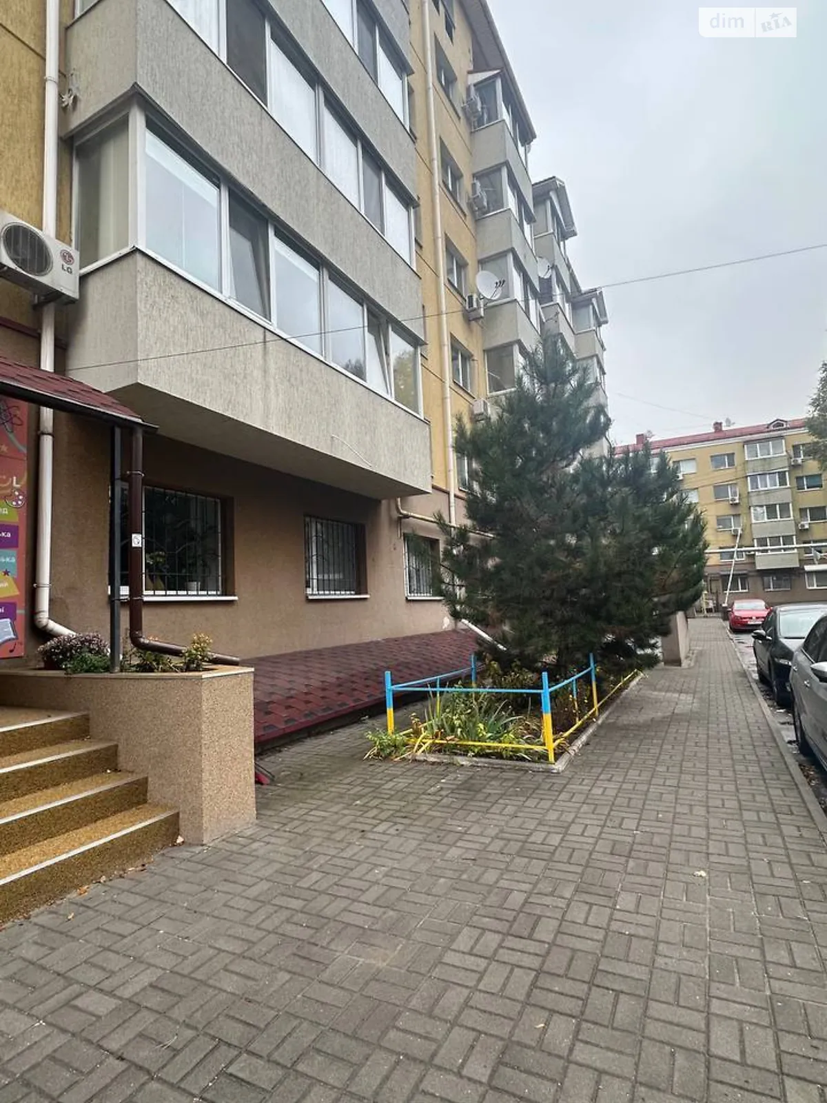 Продається приміщення вільного призначення 70.5 кв. м в 5-поверховій будівлі, цена: 52000 $ - фото 1