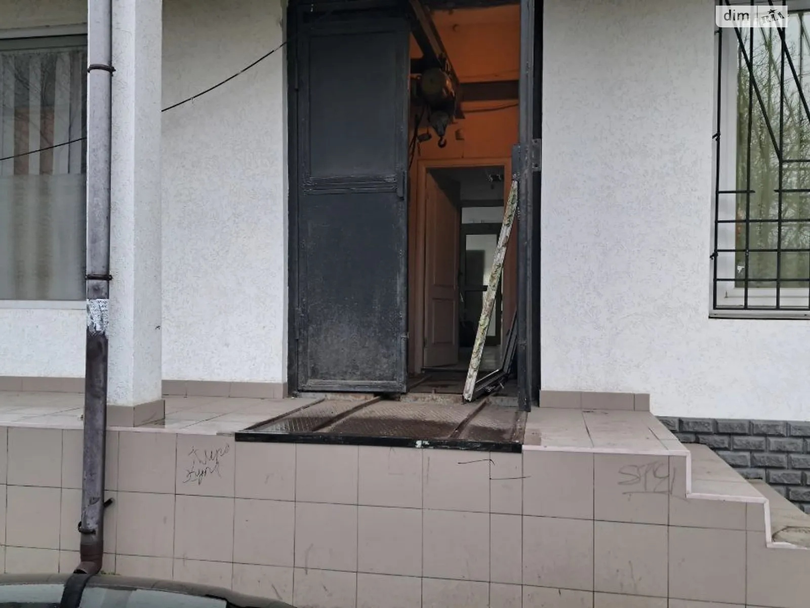 Сдается в аренду помещения свободного назначения 240 кв. м в 5-этажном здании, цена: 25000 грн - фото 1