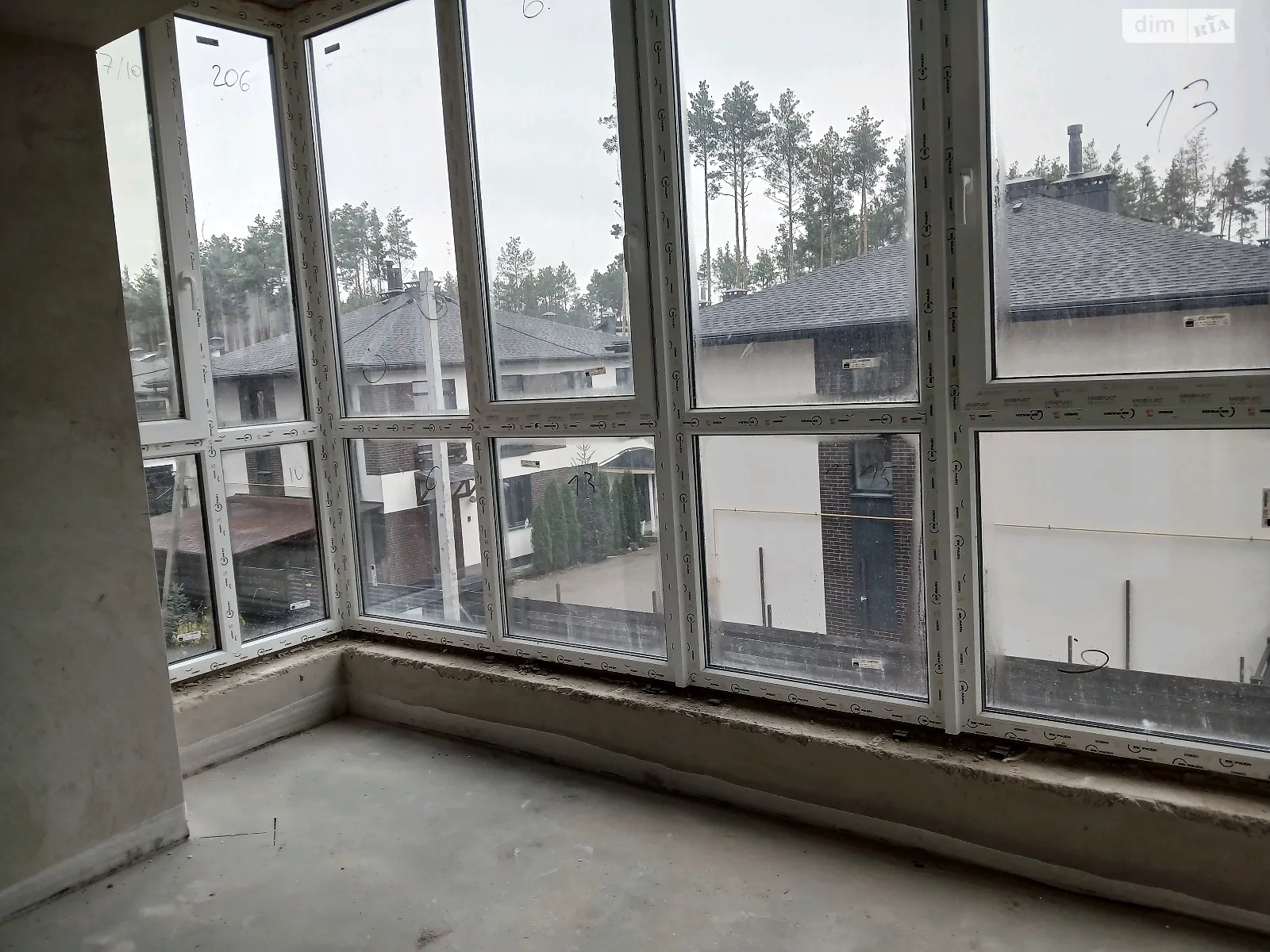 Продается 2-комнатная квартира 54 кв. м в Гостомеле, ул. Соборная, 1 - фото 1