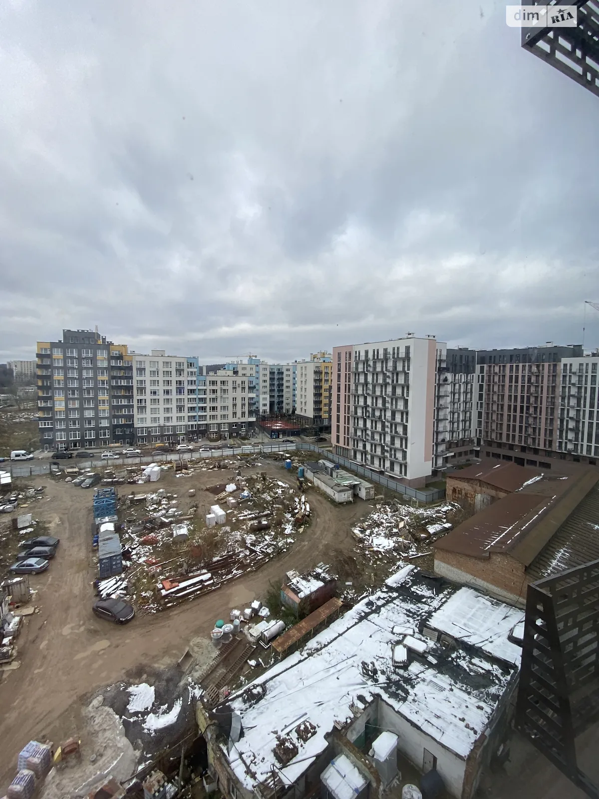 Продается 1-комнатная квартира 39 кв. м в Львове, ул. Под Голоском, 16 - фото 1