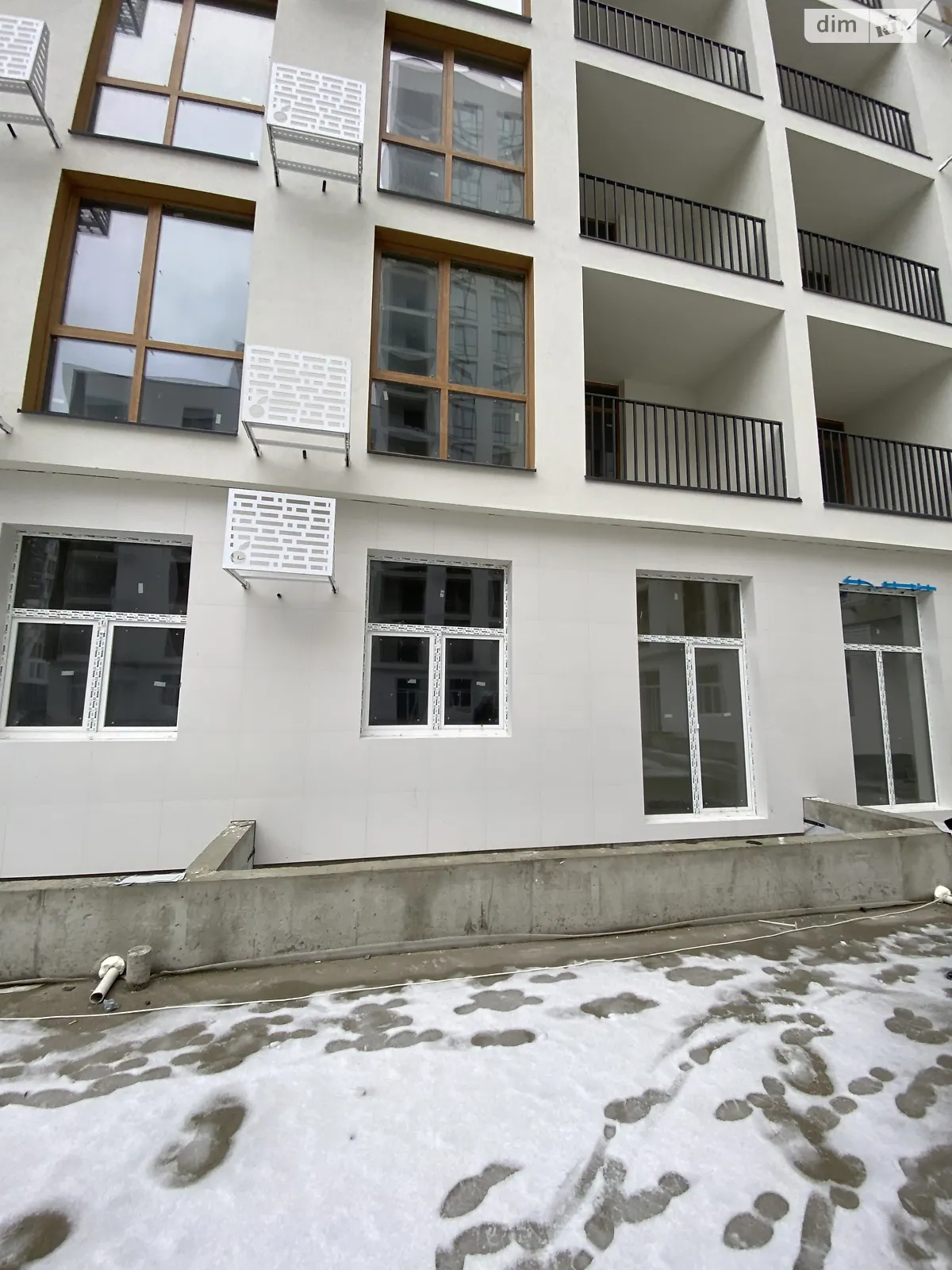 Продается 1-комнатная квартира 41 кв. м в Львове, ул. Под Голоском, 16 - фото 1